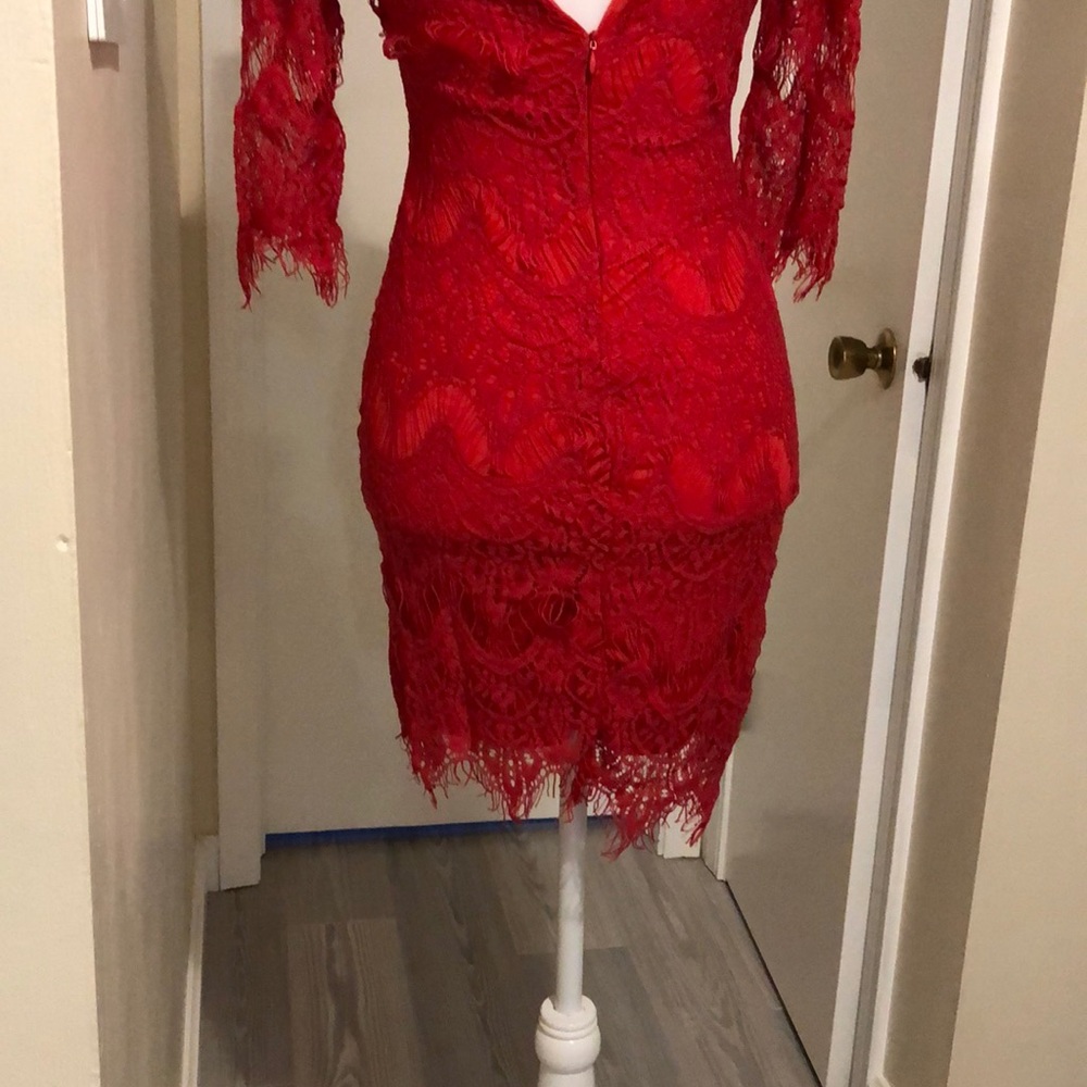 All over lace red knee length - Picture 6 of 9